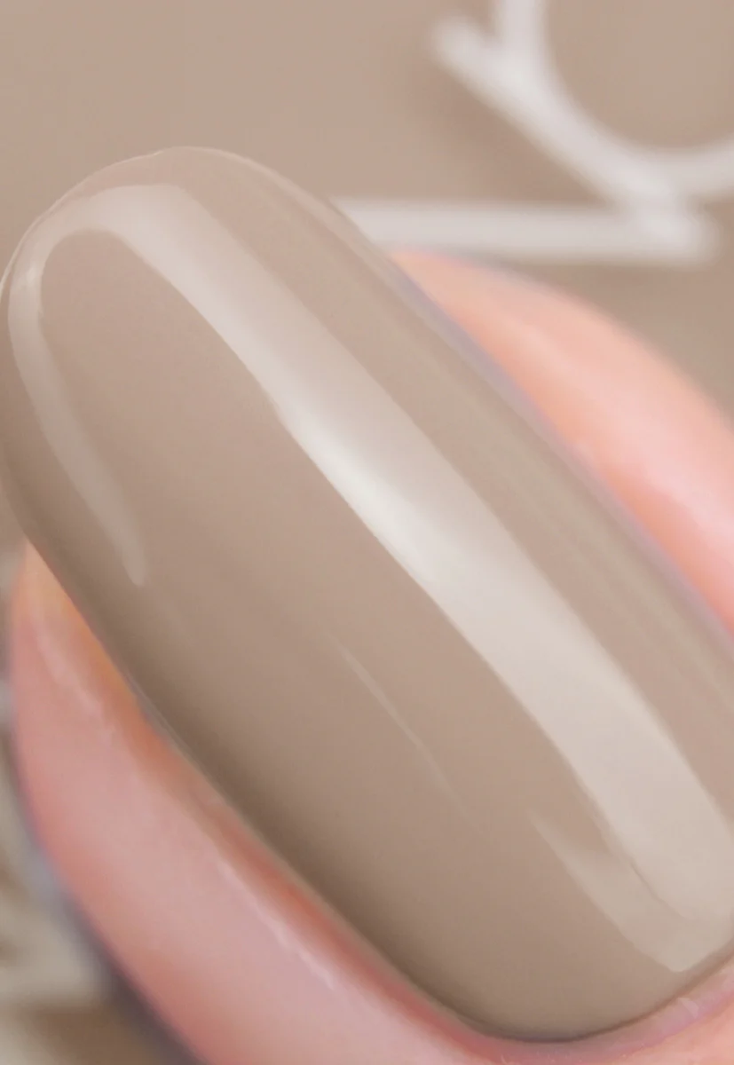 Alfred Place Gel Effect Nail Polish - Image 3