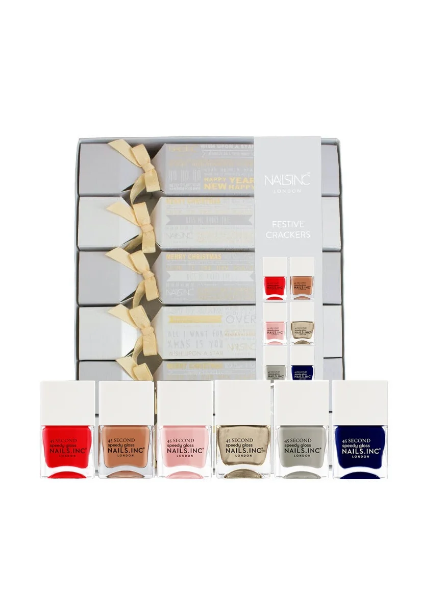 Festive Love 16-Piece Nail Polish Kit - Image 4